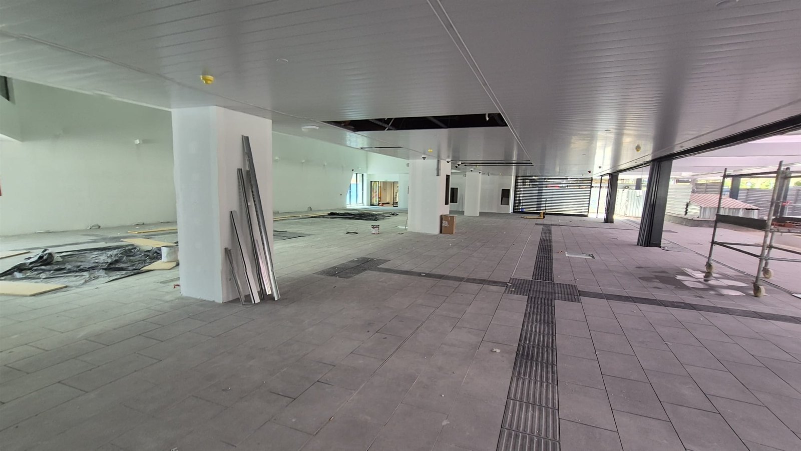 Zona interior de la estación de Alcalá de Henares durante los trabajos de modernización