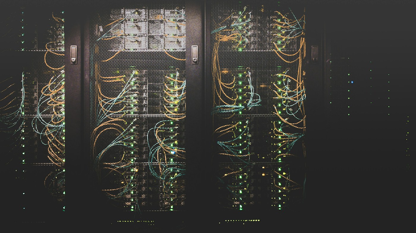 Racks y equipos de infraestructura de red